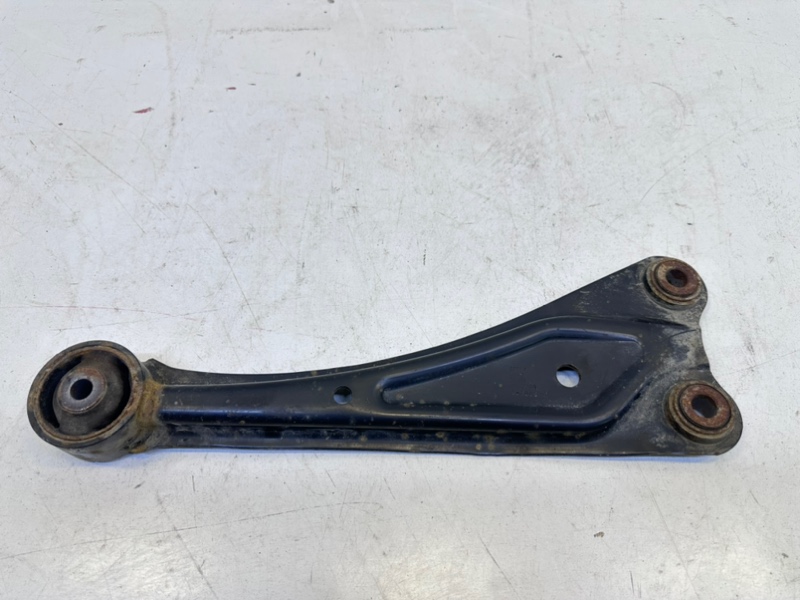 Рычаг задний левый