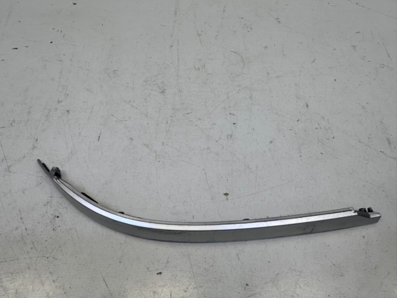 Молдинг заднего бампера левый