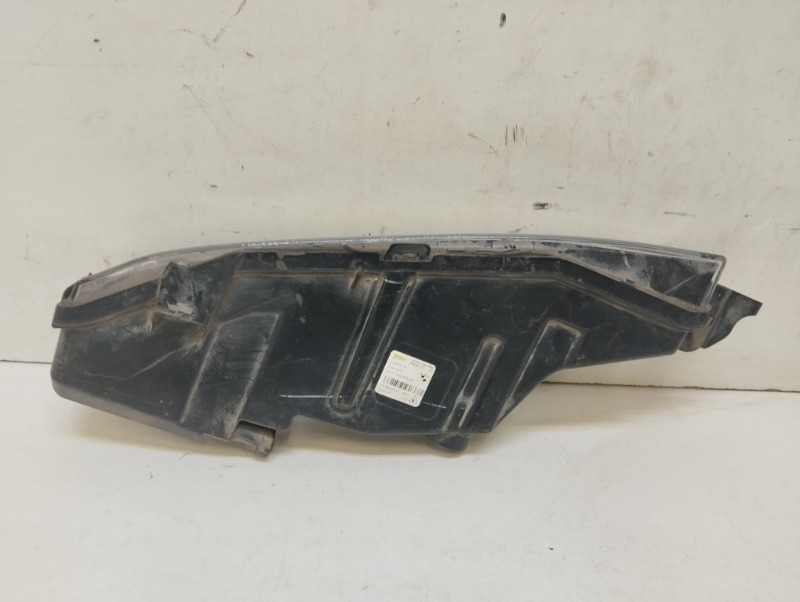 Фара противотуманная левая