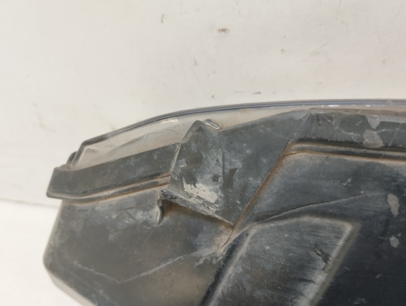 Фара противотуманная левая