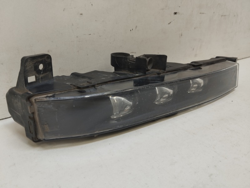 Фара противотуманная левая