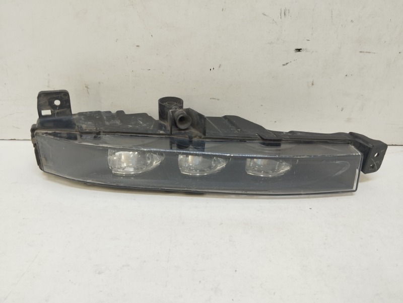 Фара противотуманная левая