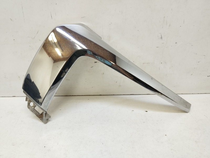 Молдинг переднего бампера левый