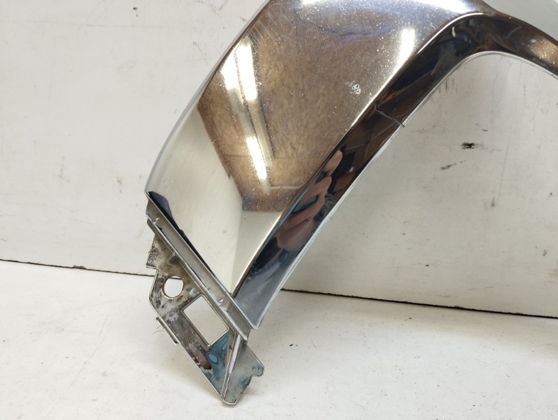 Молдинг переднего бампера левый