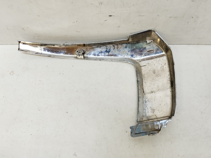 Молдинг переднего бампера левый