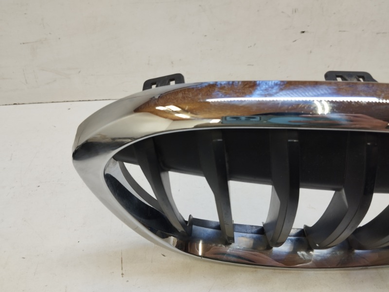 Решетка радиатора правая