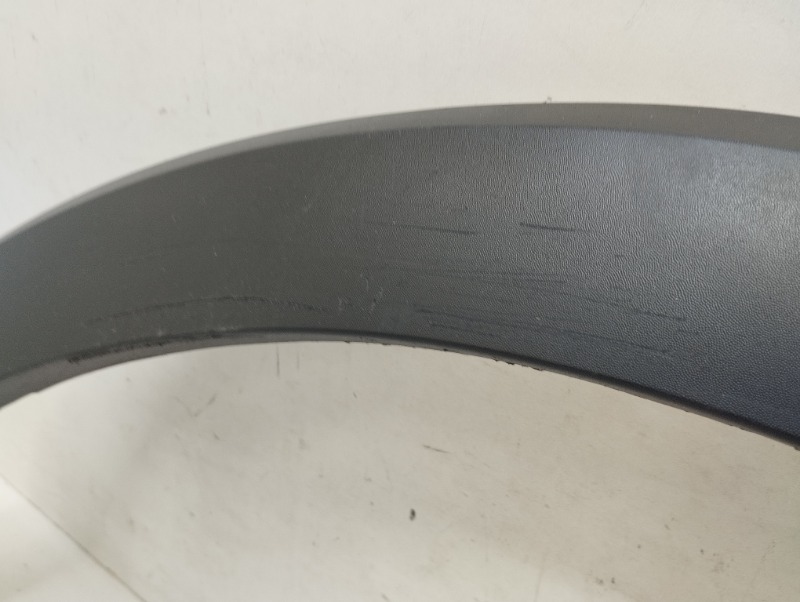 Накладка переднего крыла левого