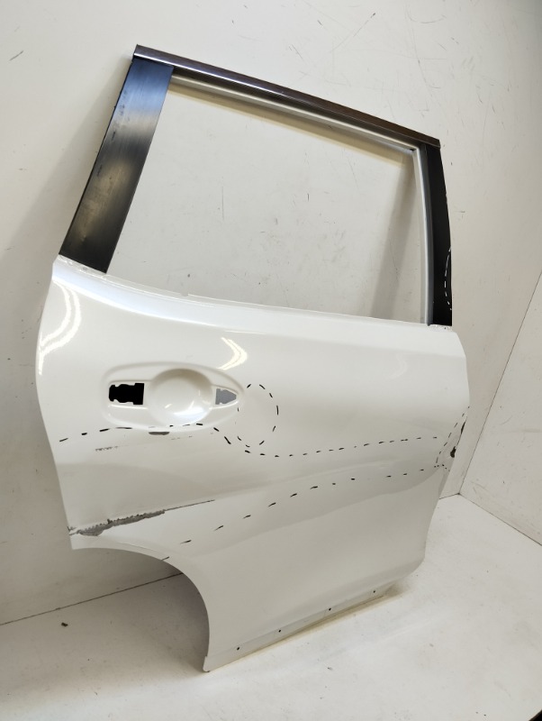 Дверь задняя правая