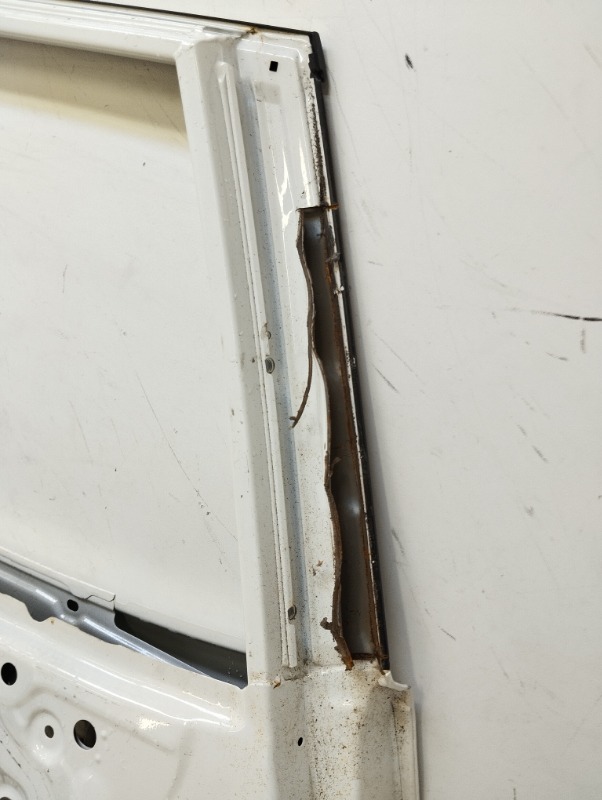 Дверь задняя правая