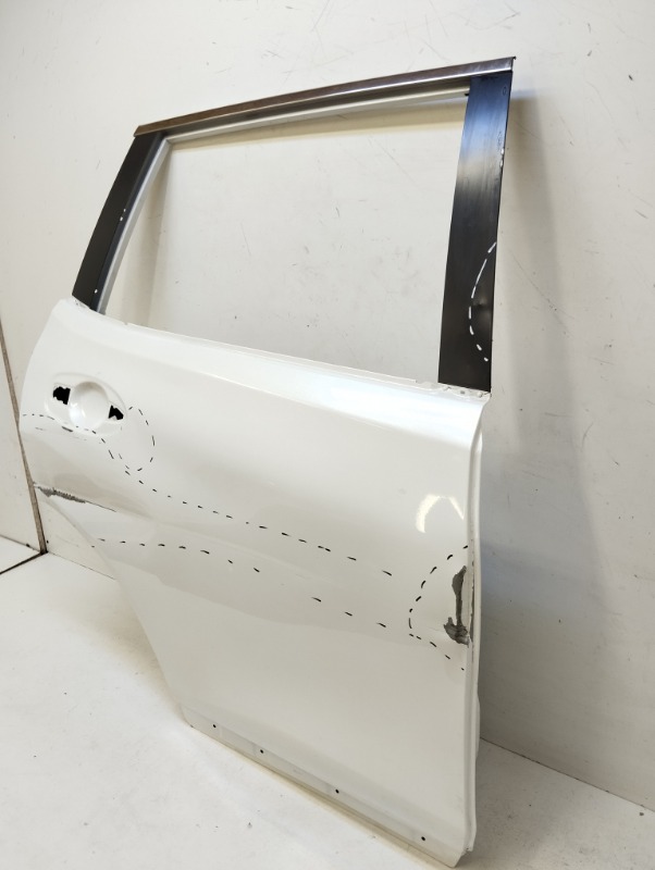 Дверь задняя правая