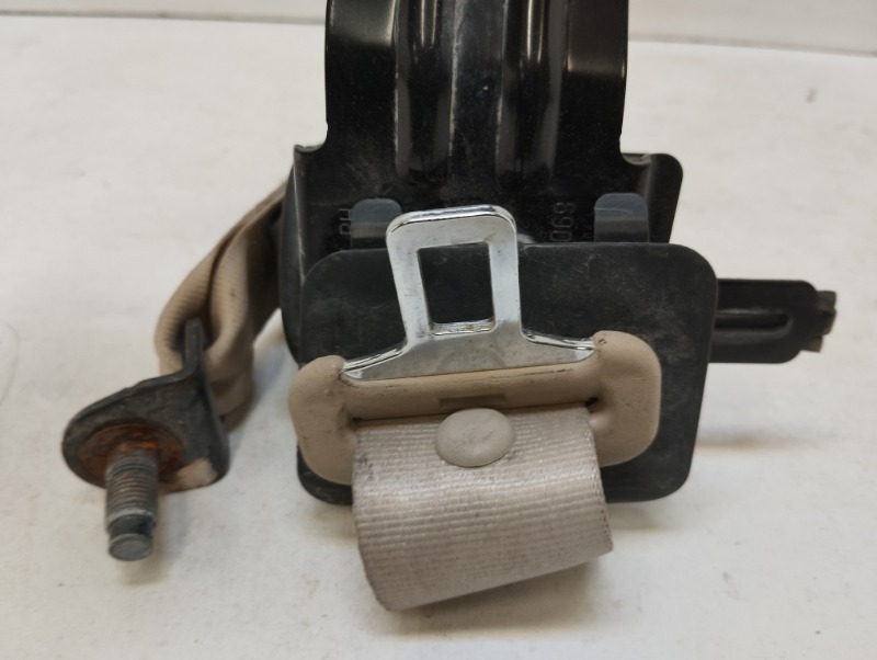 Ремень безопасности