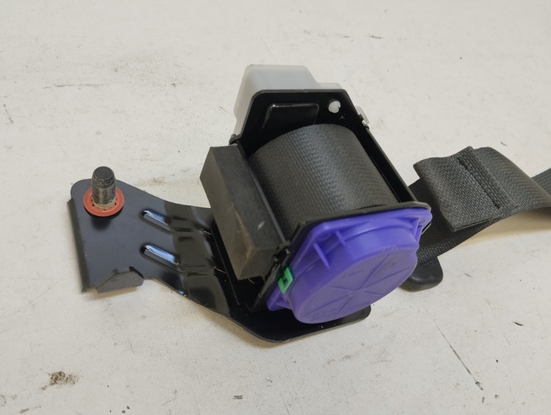 Ремень безопасности