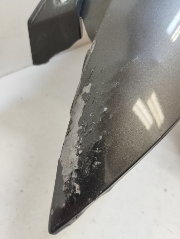 Крыло переднее левое