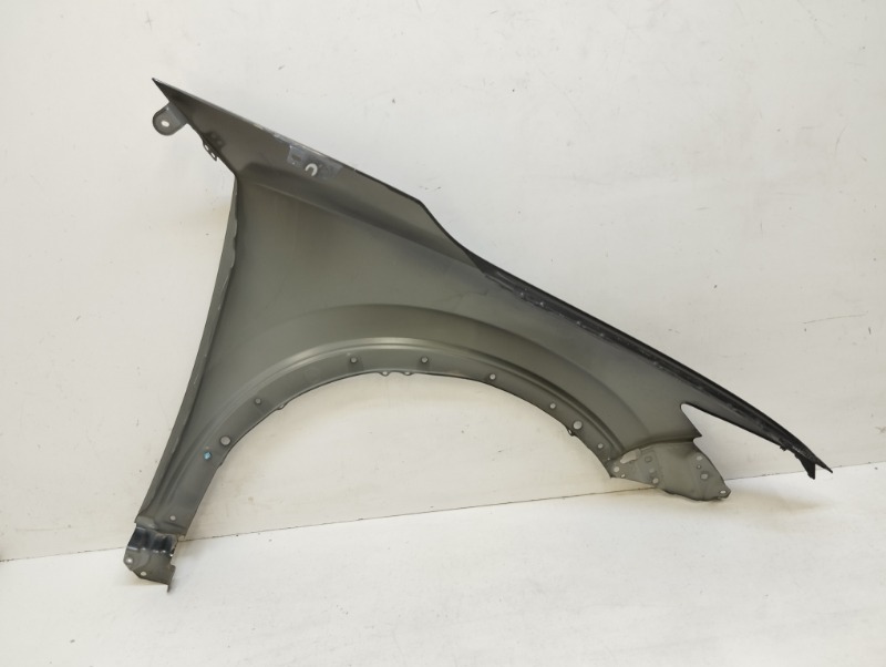 Крыло переднее левое