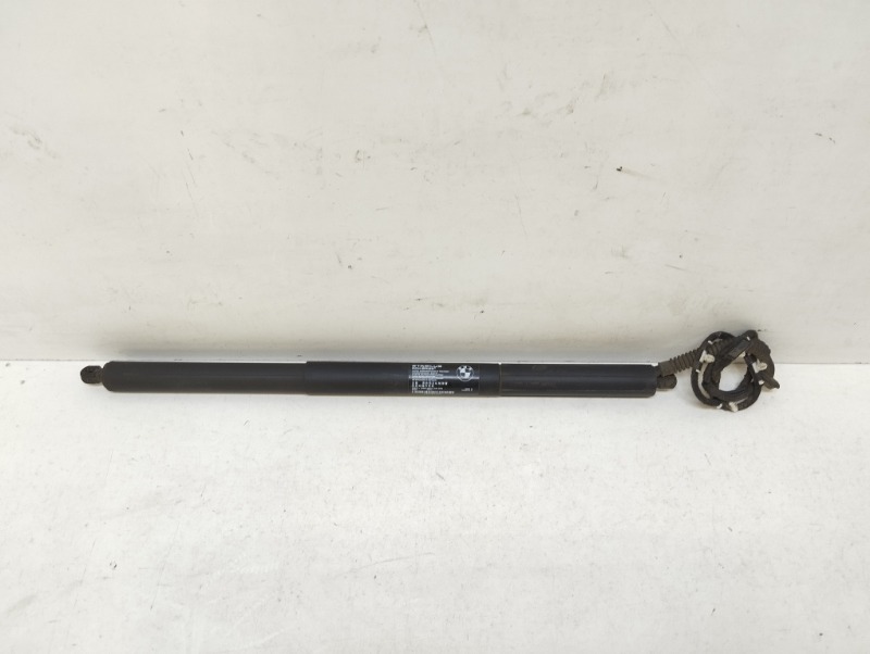 Амортизатор двери багажника