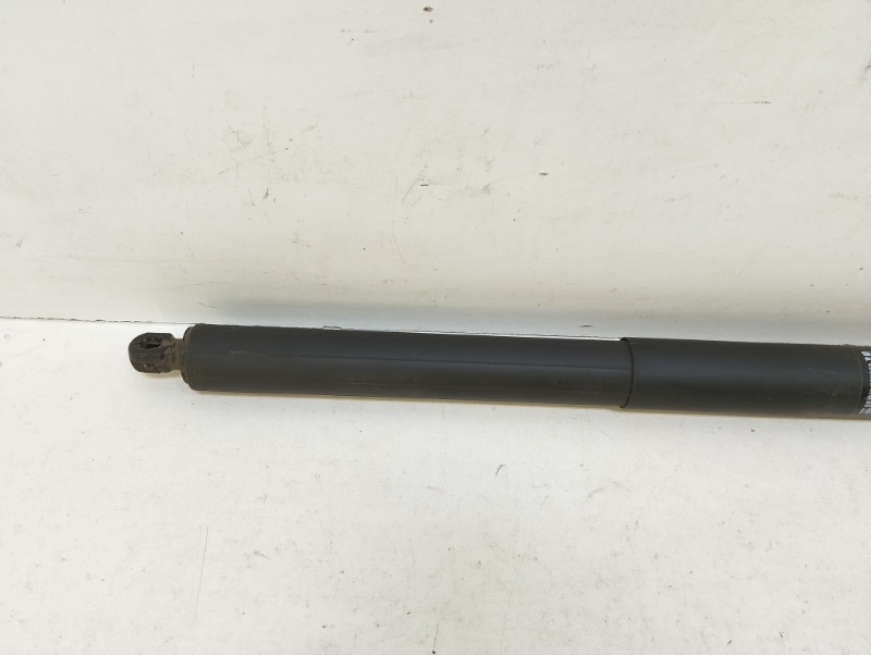 Амортизатор двери багажника