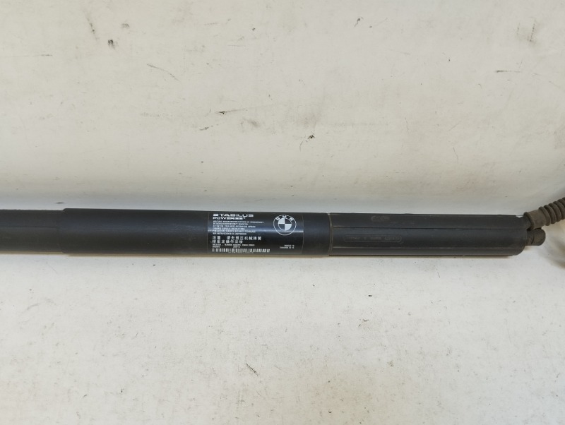 Амортизатор двери багажника