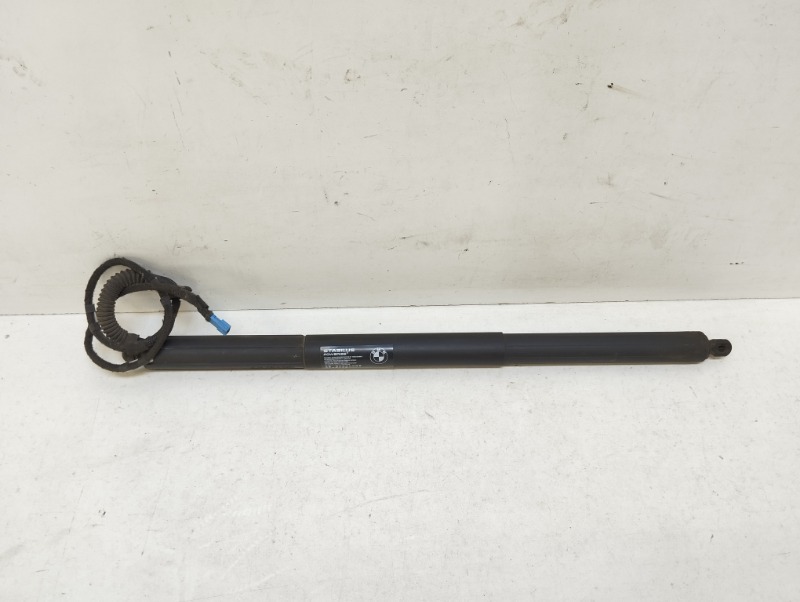 Амортизатор двери багажника