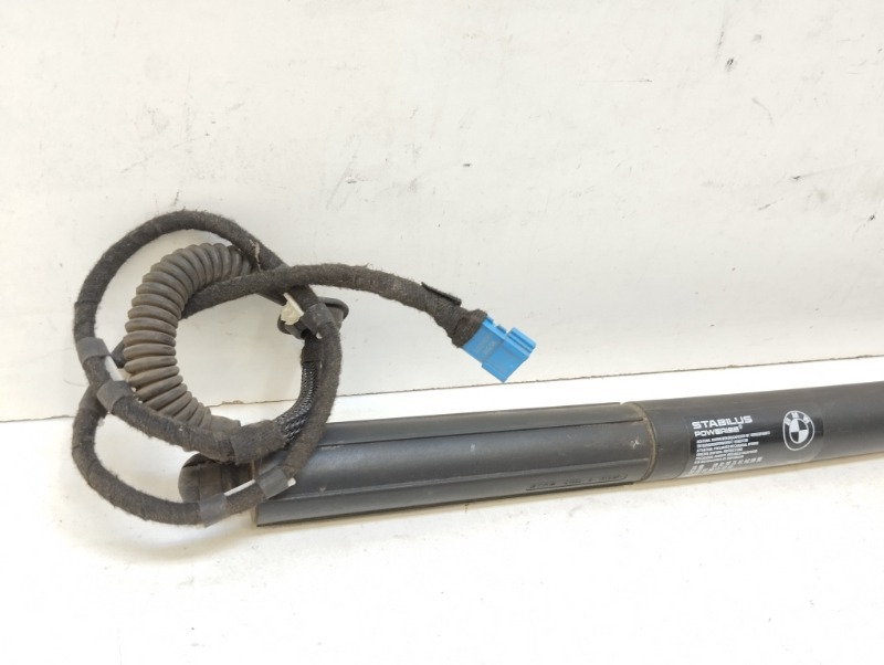 Амортизатор двери багажника