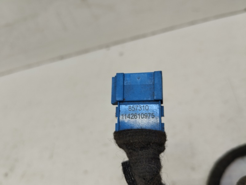 Амортизатор двери багажника