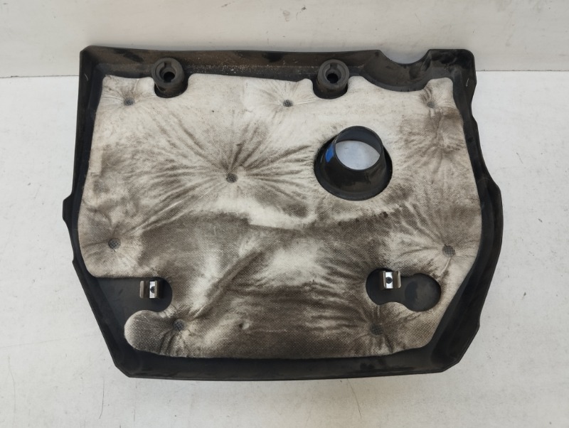 Крышка двигателя