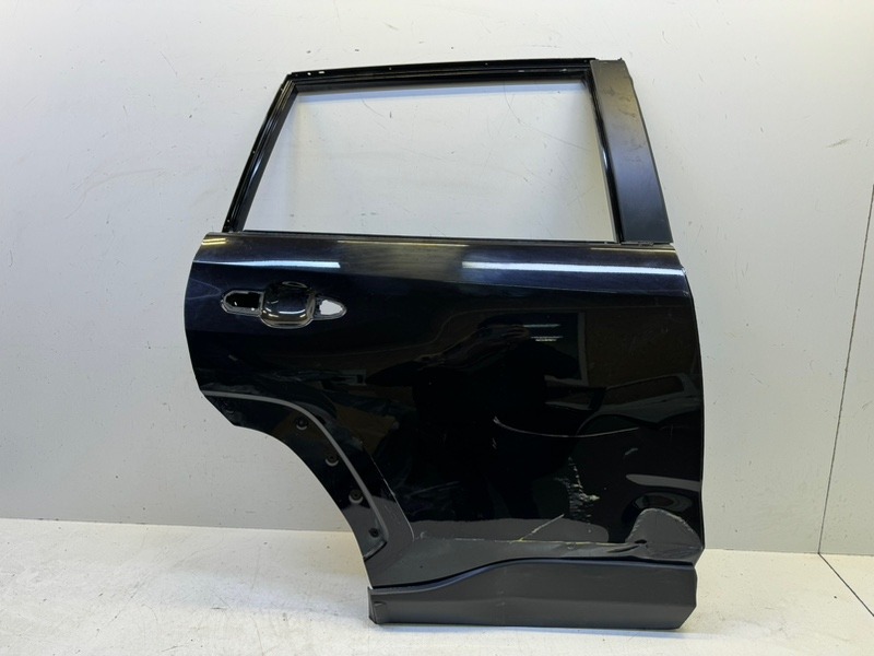 Дверь задняя правая