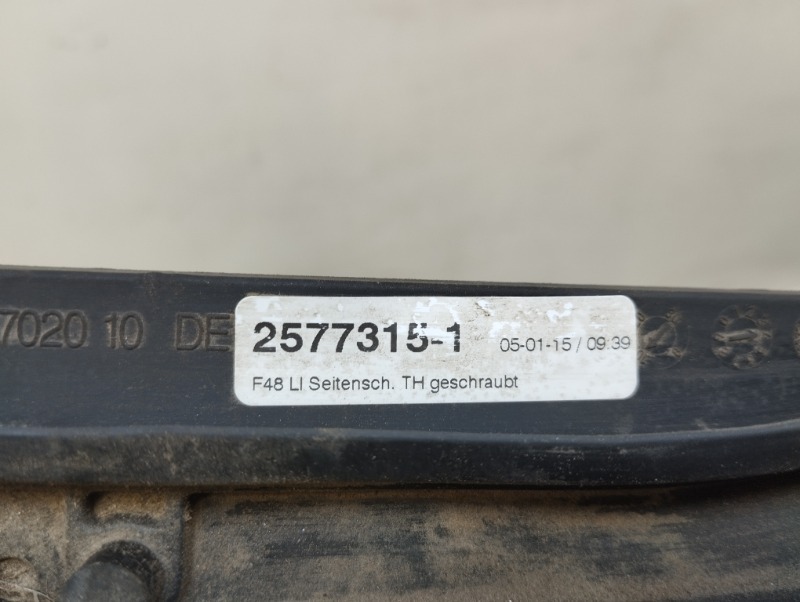 Стекло двери задней левой