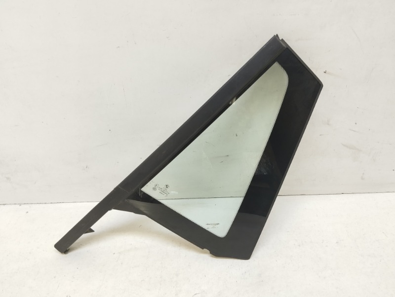 Стекло двери задней левой