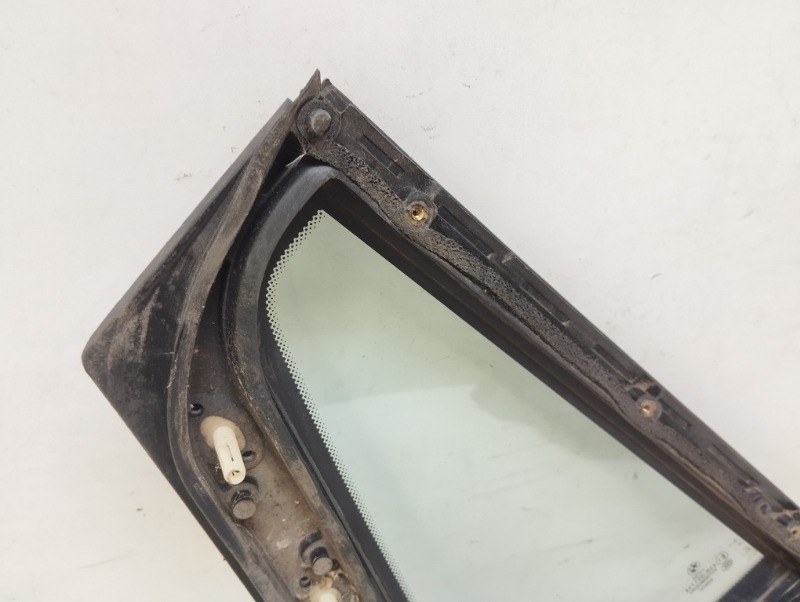 Стекло двери задней левой