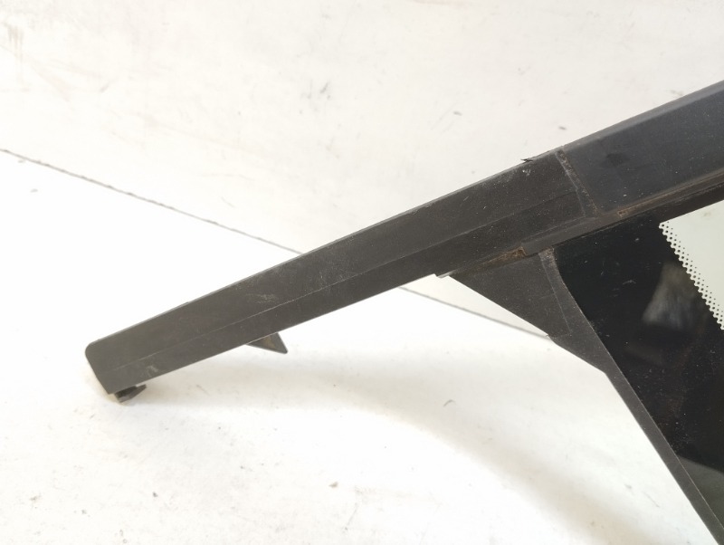 Стекло двери задней левой