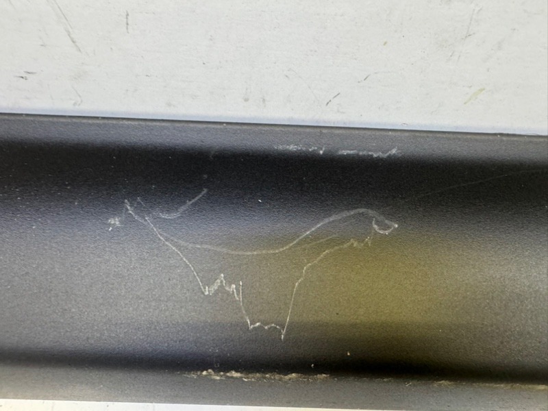 Накладка двери передней правой