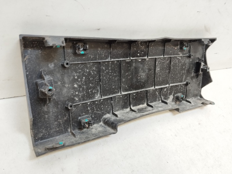 Накладка переднего бампера под номер