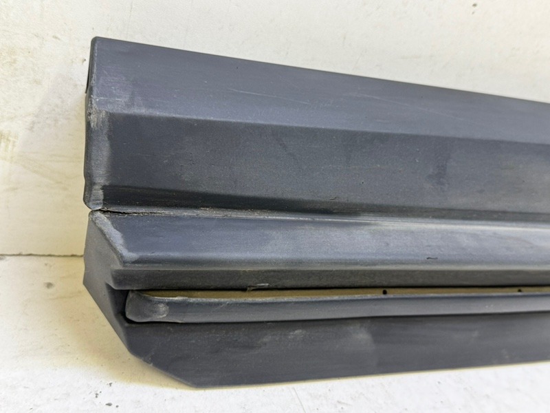 Накладка двери передней правой