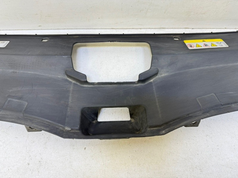 Кожух замка капота