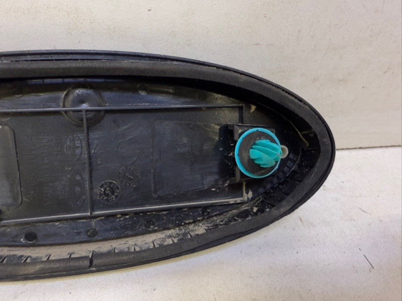 Эмблема на крышку багажника