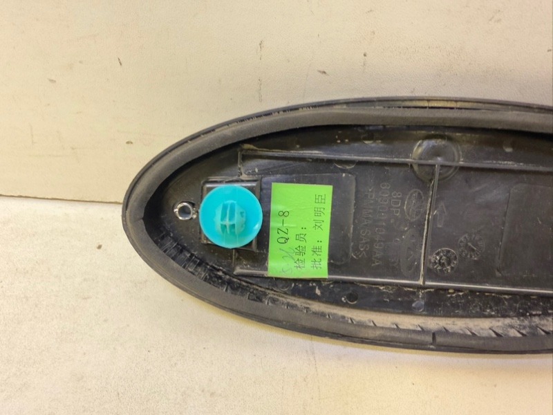 Эмблема на крышку багажника