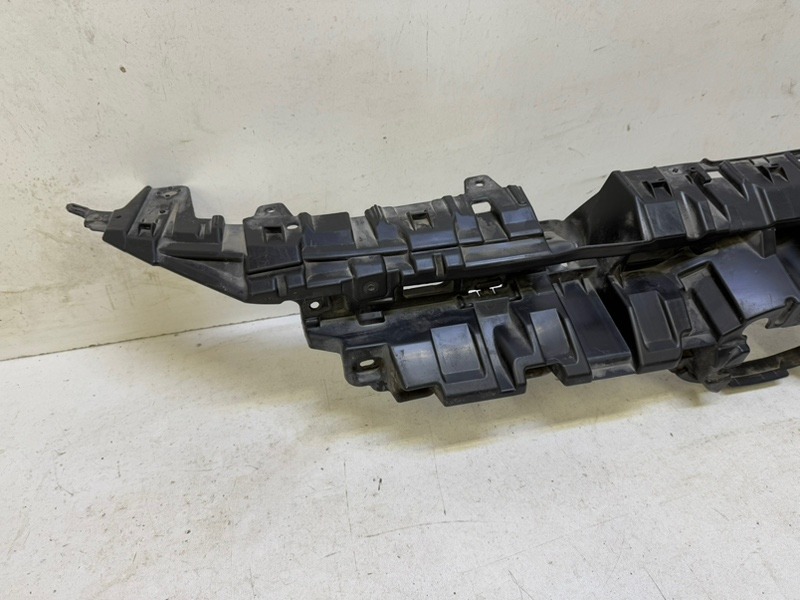 Кронштейн решетки радиатора