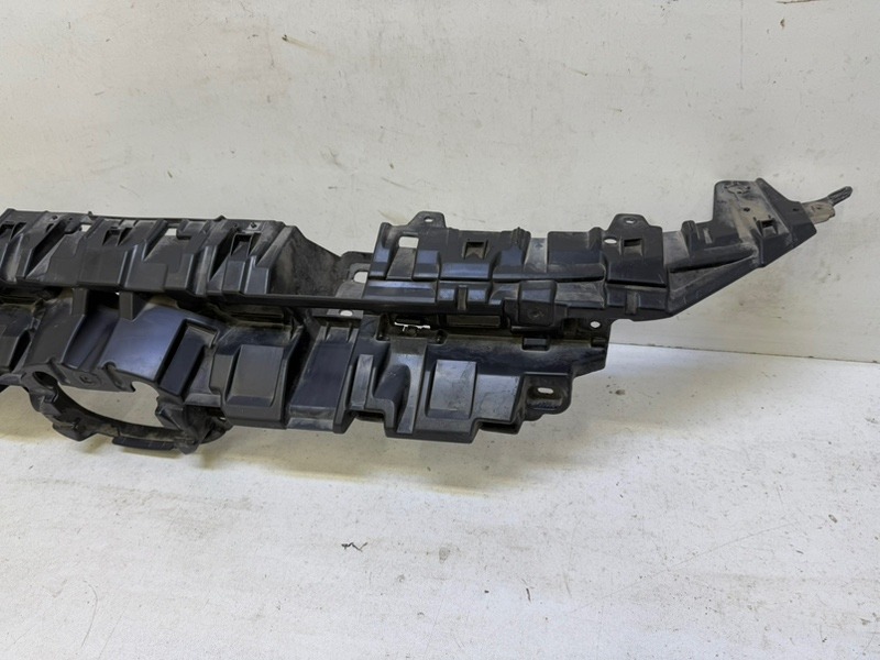 Кронштейн решетки радиатора