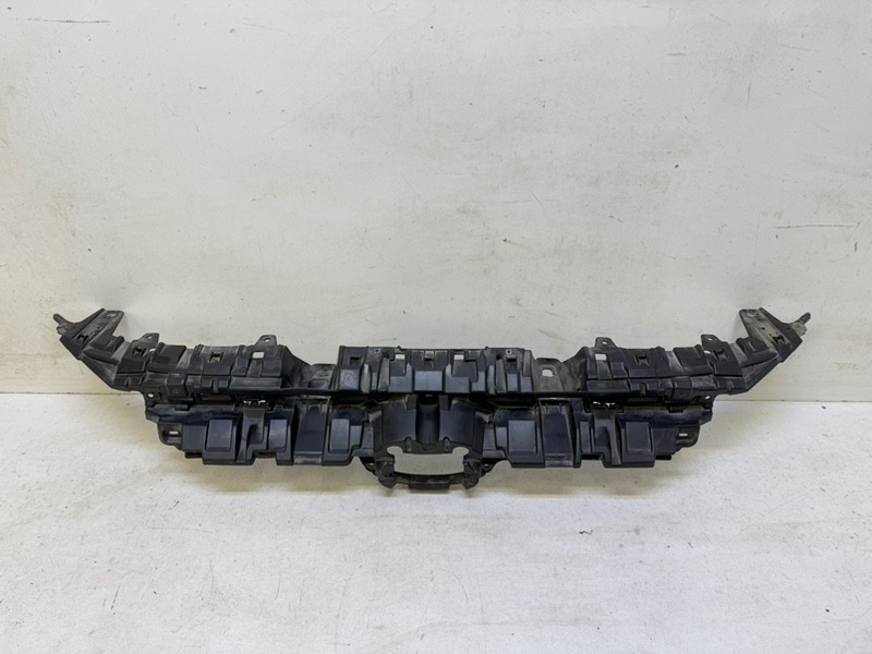 Кронштейн решетки радиатора