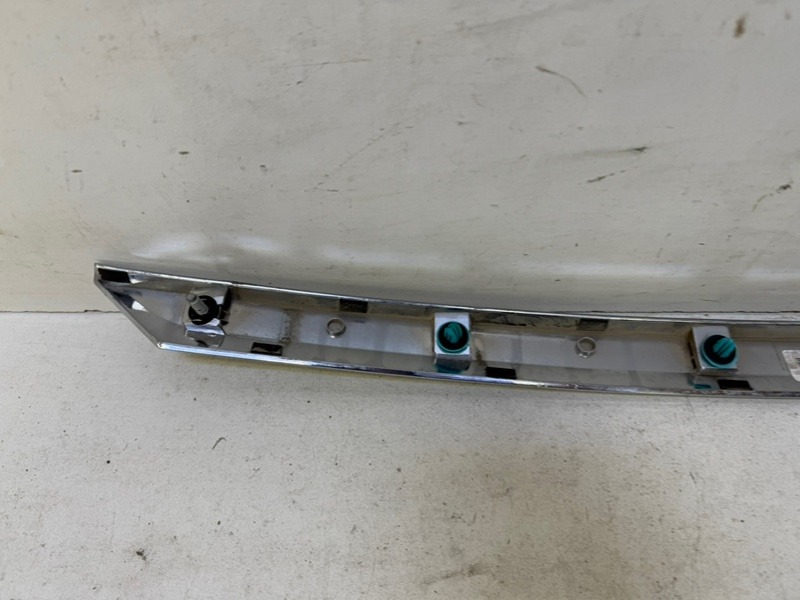 Накладка крышки багажника