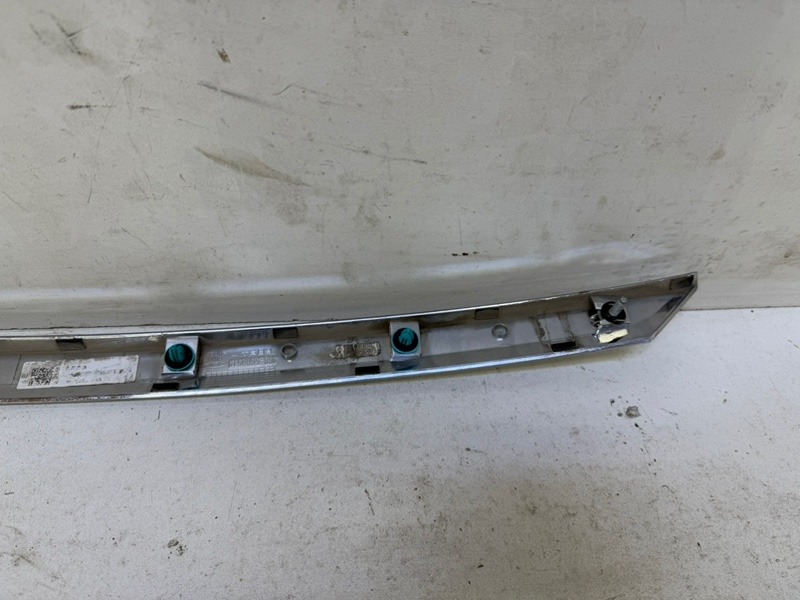 Накладка крышки багажника