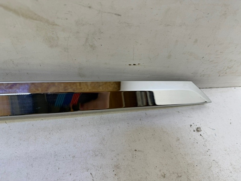 Накладка крышки багажника