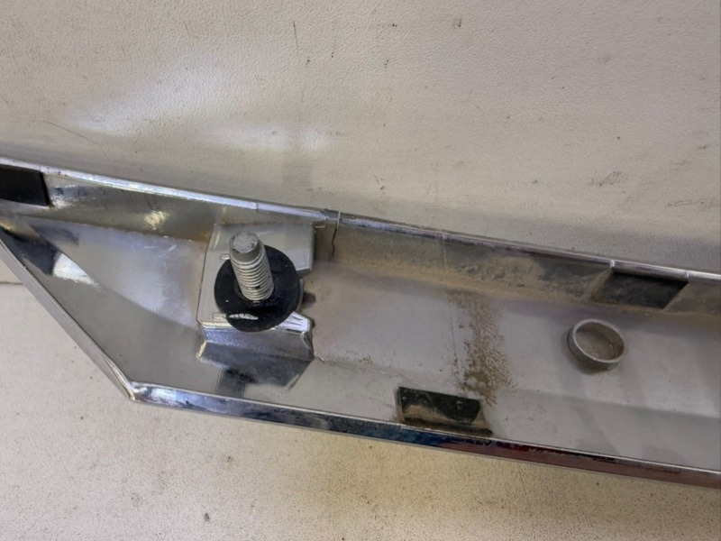 Накладка крышки багажника