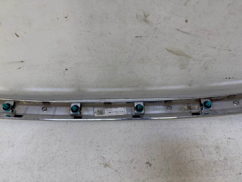 Накладка крышки багажника