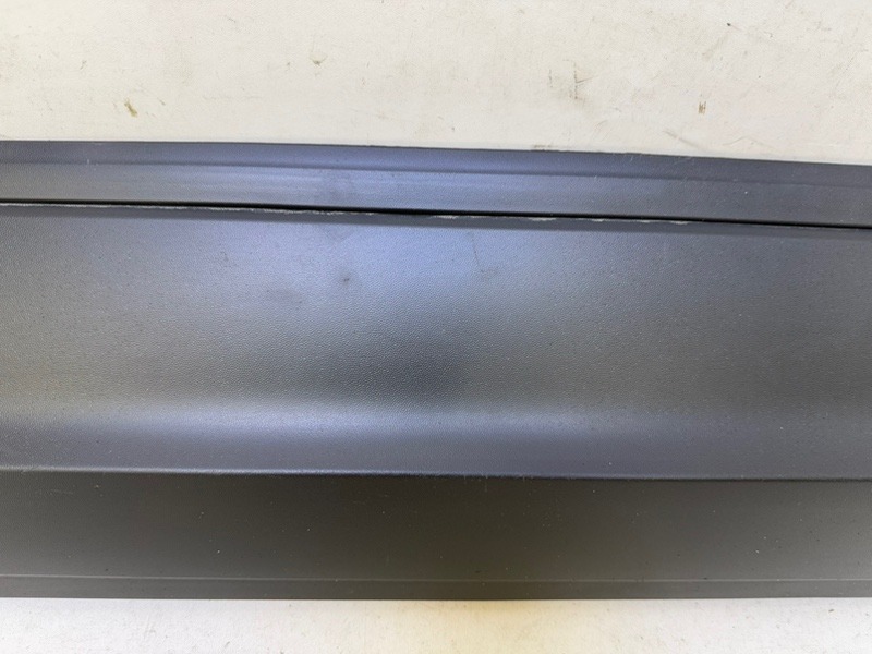 Накладка двери передней левой