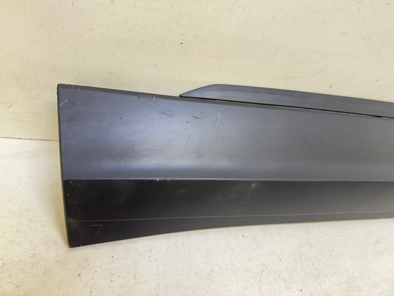 Накладка двери передней левой