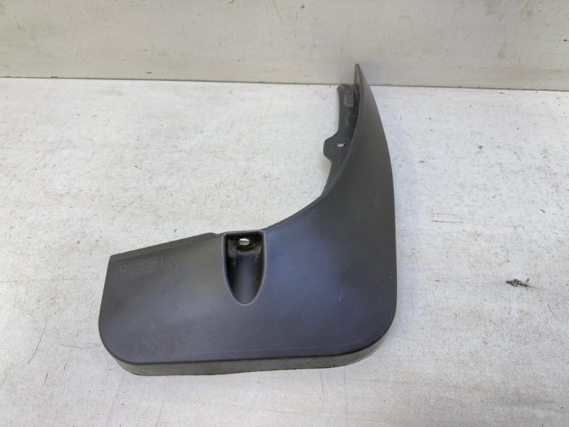 Брызговик задний правый