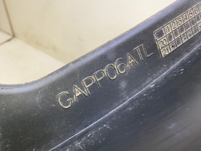 Брызговик задний правый