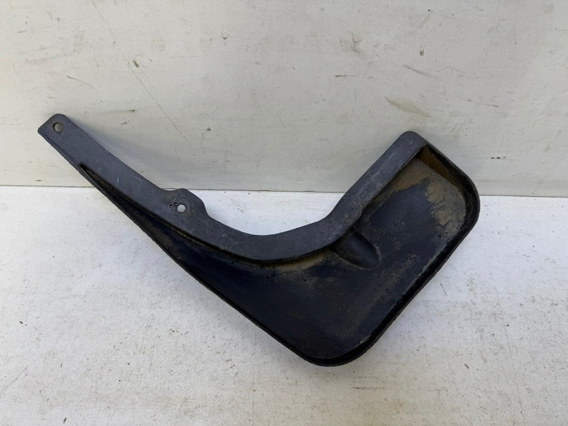 Брызговик задний правый