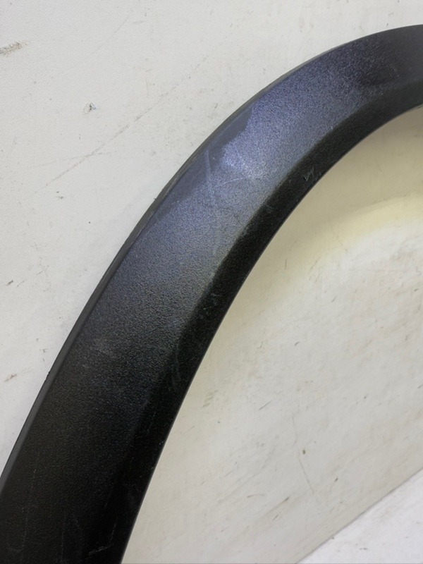 Накладка переднего крыла правого